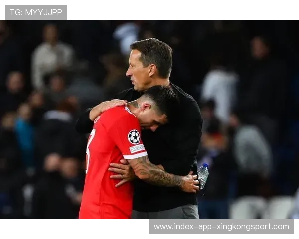 本菲卡若昂马里奥连续假动作后冷推